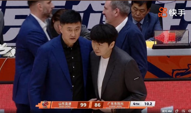 世界杯app下载-奇兵！三分9中5砍15分，完爆国手胡明轩徐杰，赛后邱彪点名表扬