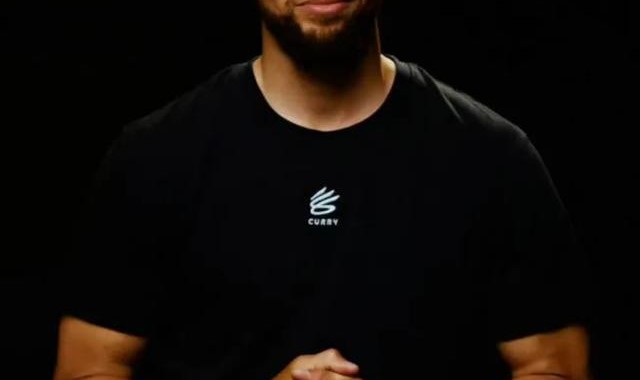 世界杯官方平台下载-天价签约库里，李宁又要买不起了？