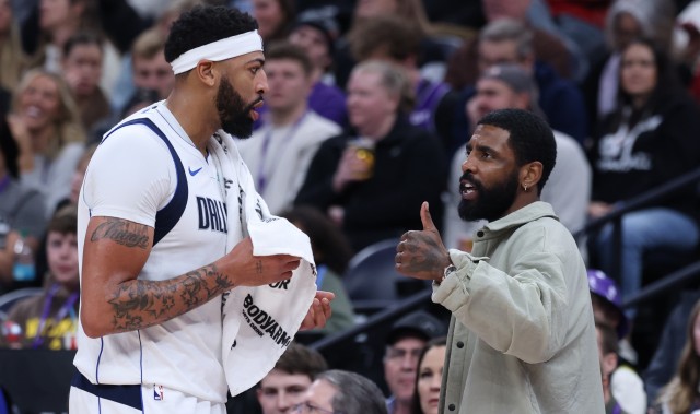 世界杯手机观看-马丁：欧文和浓眉都心系球队 我们这支球队的氛围真的很棒