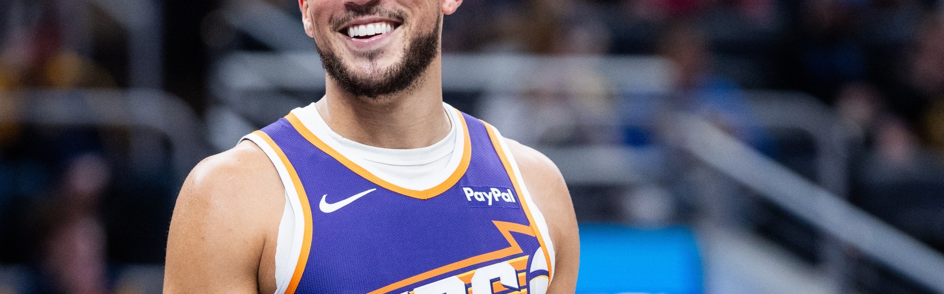 布克拿到18000分！奥特：无论为人还是打球都很稳定 一直全力竞争