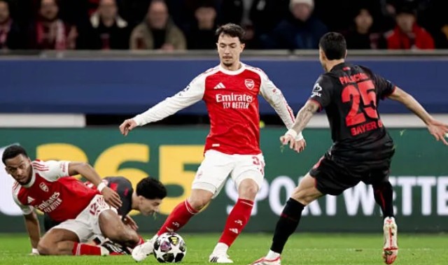 世界杯高清平台-苏比门迪本场数据：1次拦截，1次封堵，3夺回球权，对抗8胜5